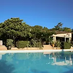 Arutoli Kemping 3*