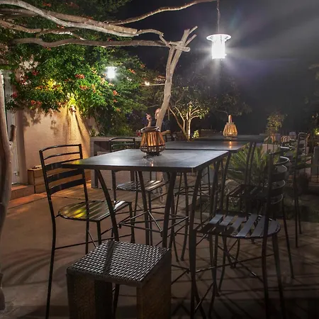 Camping Arutoli مكان تخييم 3*
